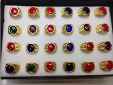 טבעות שודדים 24 יחידות במגש