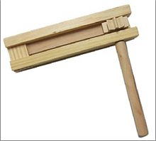 רעשן עץ  15 ס"מ בשקית שרינק/ 24 יחידות במארז