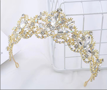 כתר מלכה מתכת צבע זהב משובץ יהלומים/ 6 יחידות במארז